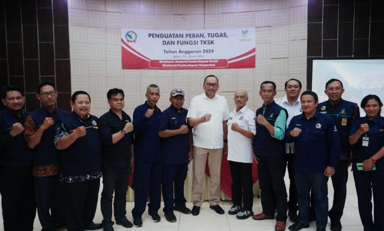 mengapresiasi komitmen TKSK dalam mengatasi permasalahan sosial di masyarakat
